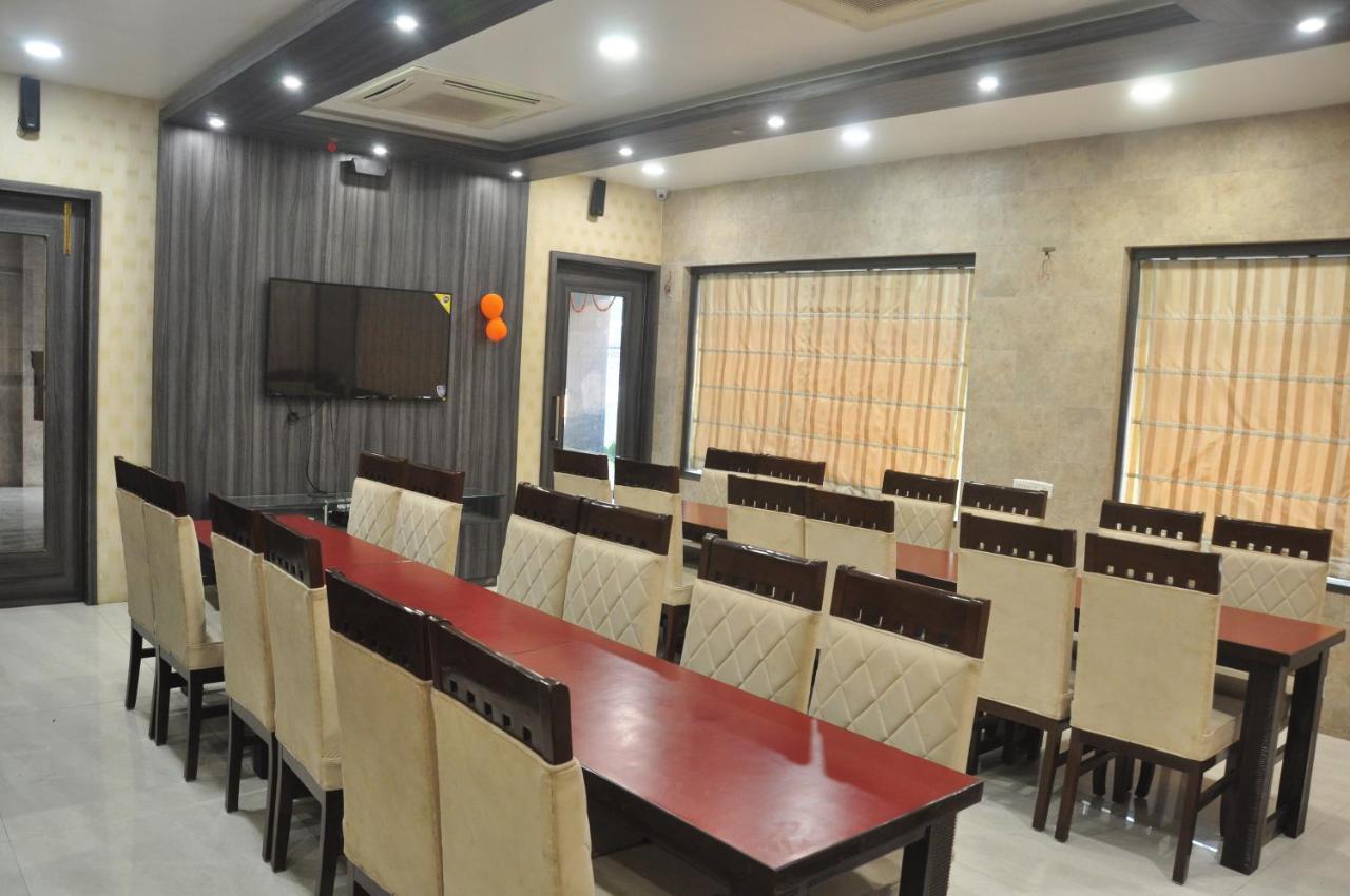 Hotel Park Regency Gorakhpur Exterior photo